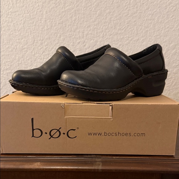 b.o.c. Shoes - b.o.c. Peggy Classic Black Leather Slip-Ons
